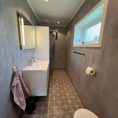 Morhuset Med Egen Hage Og Veranda Hébergement de vacances